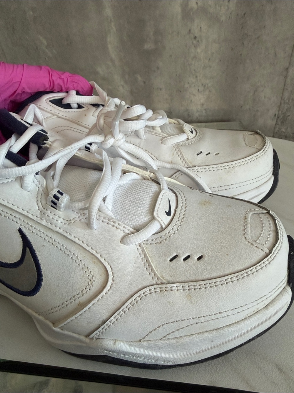 Nike air monarch IV White Sneakers with Navy Swoosh 9 men’s (1 - Picture 6 of 6